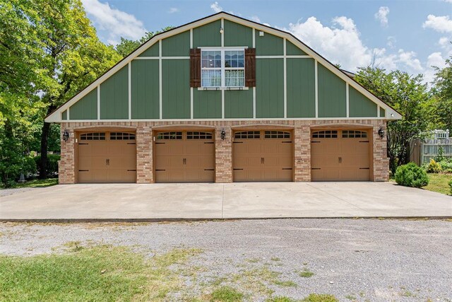 3824 Smoking Oaks Dr, Oklahoma City, OK 73150 - view of garage