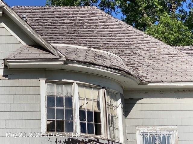 820 NW E St, Ardmore, OK 73401 - exterior view of roof with shingles