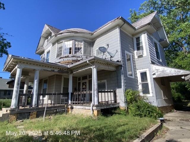 820 NW E St, Ardmore, OK 73401 - victorian home with covered porch