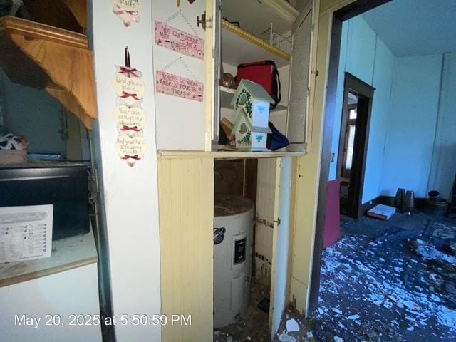 820 NW E St, Ardmore, OK 73401 - detailed view of water heater
