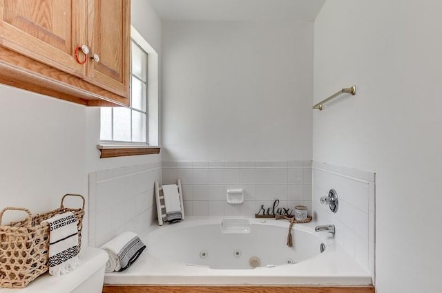 2121 NE 13th St, Moore, OK 73160 - full bath with a tub with jets and toilet