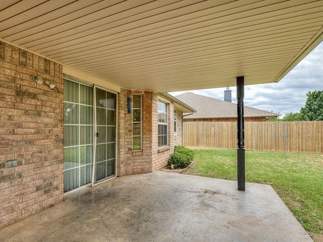 2121 NE 13th St, Moore, OK 73160 - view of patio / terrace