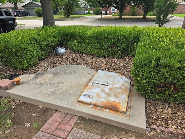 3512 Tiffany Dr, Moore, OK 73160 - entry to storm shelter