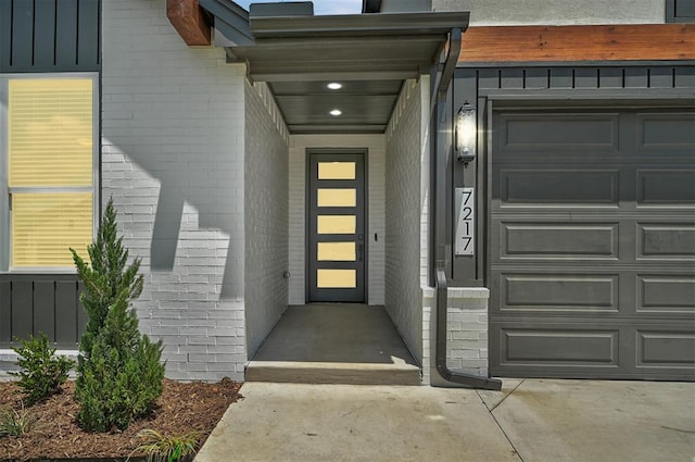 7217 NW 154th St, Edmond, OK 73013 - entrance to property featuring brick siding