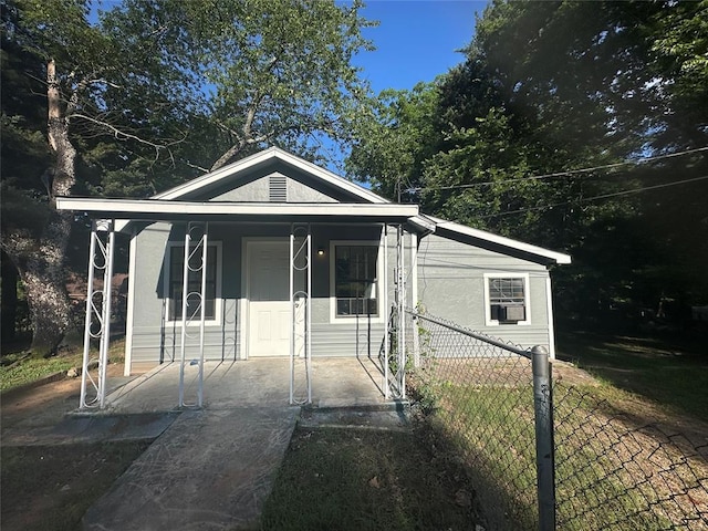 408 Wake St, Broken Bow, OK 74728 - view of front of property with a porch