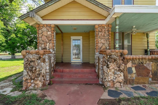 624 N Wentz St, Guthrie, OK 73044 - property entrance featuring a porch