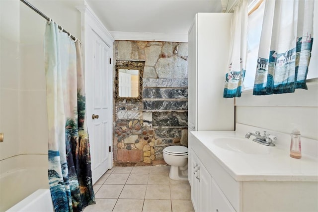 624 N Wentz St, Guthrie, OK 73044 - full bath with toilet, vanity, shower / bathtub combination with curtain, and tile patterned flooring