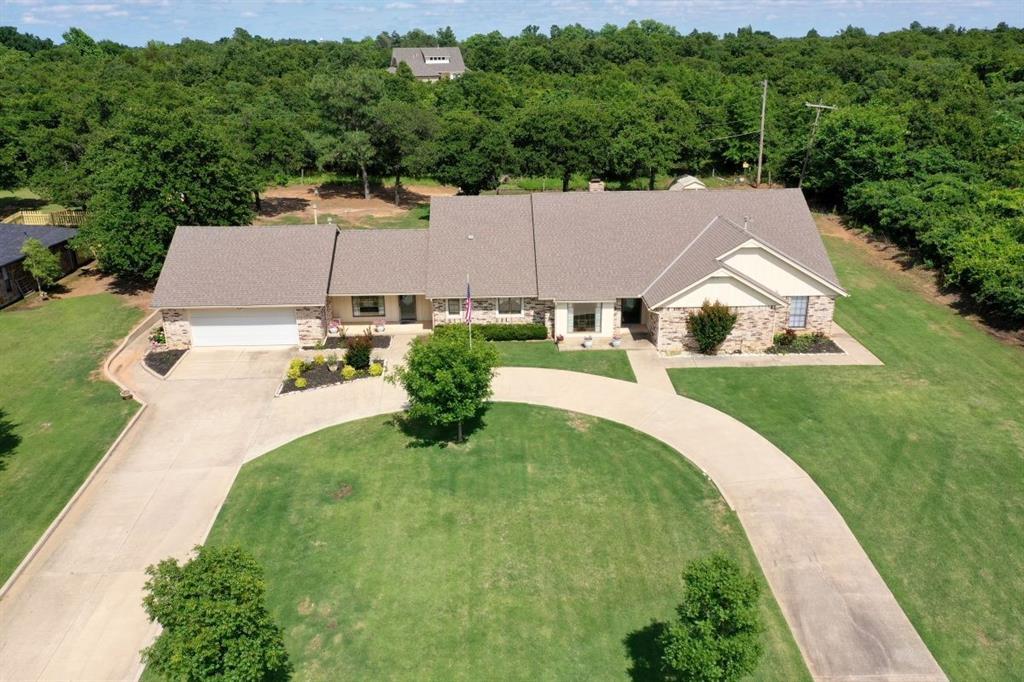 812 Country Ln, Midwest City, OK 73130 - photo 1