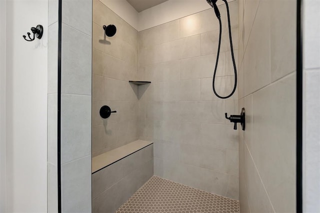 10412 SW 49th St, Mustang, OK 73064 - bathroom featuring tiled shower