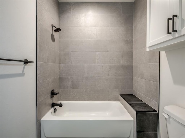 1116 Gateway Bridge Rd, Edmond, OK 73034 - bathroom featuring toilet and shower / washtub combination