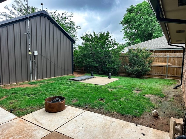 1913 Linwood St, Weatherford, OK 73096 - view of yard with a patio and an outbuilding
