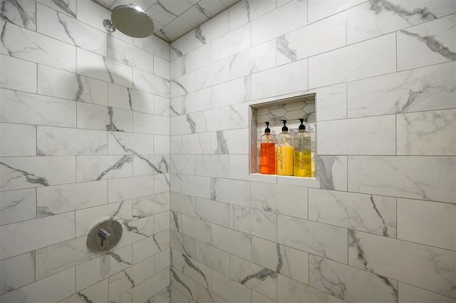 47 White Pine Rd, Broken Bow, OK 74728 - bathroom with a tile shower