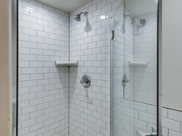 1110 Sherwood Ln Unit 223, Nichols Hills, OK 73116 - full bathroom with a shower stall