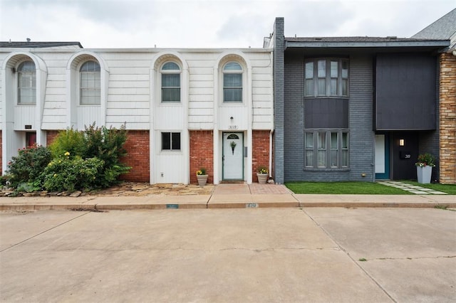 3119 W Wilshire Blvd, Oklahoma City, OK 73116 - townhome / multi-family property with brick siding
