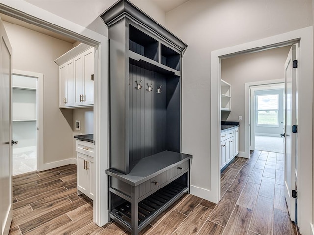 6860 Lake View Ct, Cashion, OK 73016 - mudroom with wood finished floors and baseboards