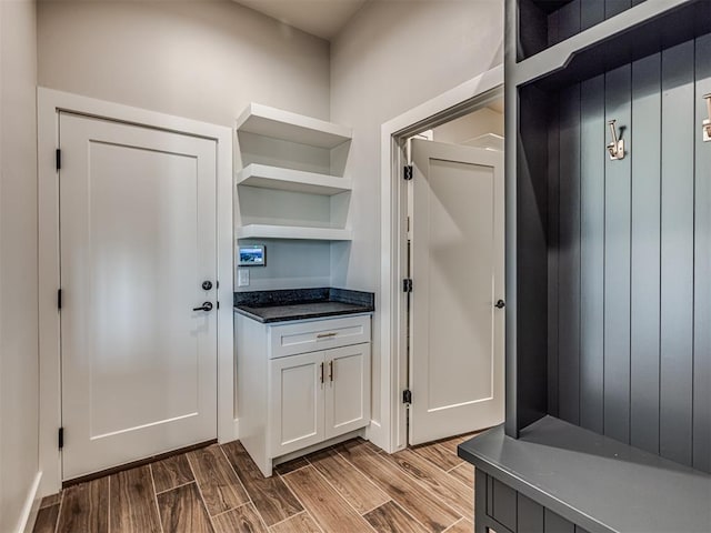 6860 Lake View Ct, Cashion, OK 73016 - mudroom featuring dark wood-style flooring