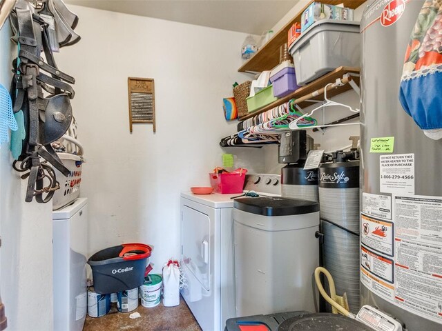 4900 S Post Rd, Oklahoma City, OK 73150 - laundry area featuring water heater and washer and clothes dryer