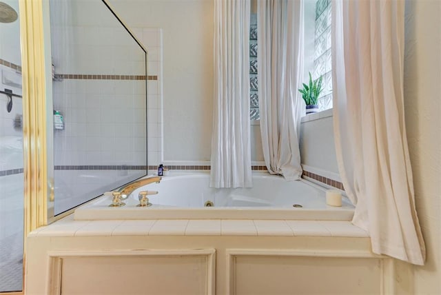 608 Shadow View Ct, Norman, OK 73072 - bathroom with a whirlpool tub