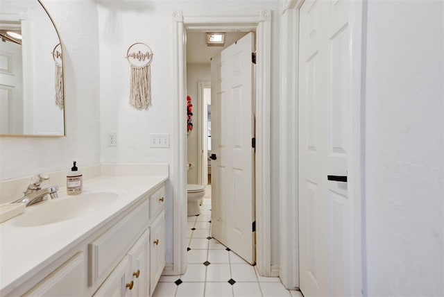 608 Shadow View Ct, Norman, OK 73072 - bathroom with vanity and toilet