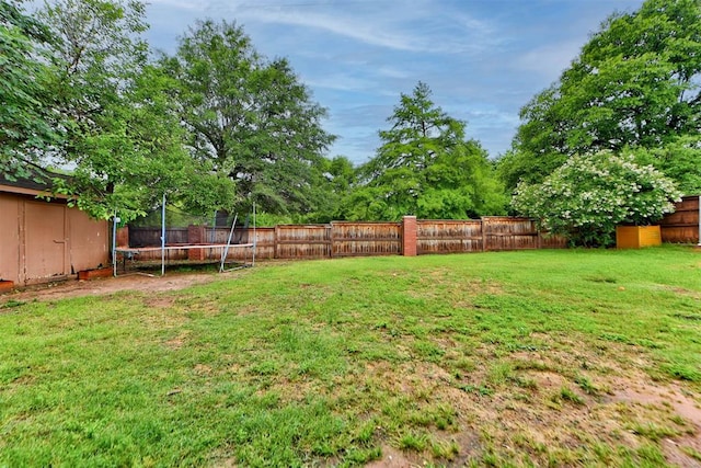 608 Shadow View Ct, Norman, OK 73072 - view of yard with a trampoline