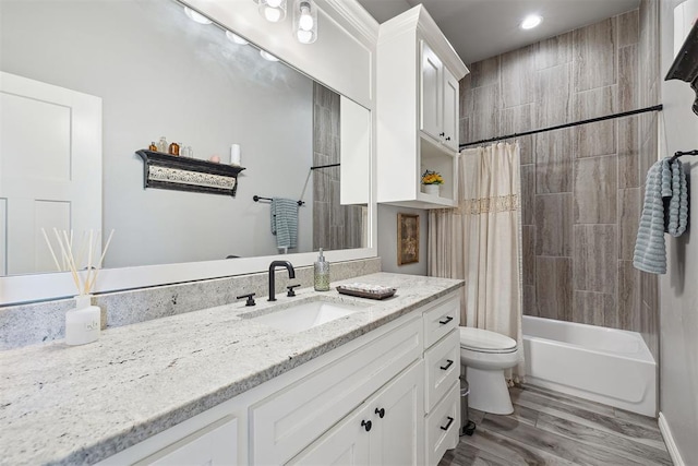 4813 Hambletonian Ln, Mustang, OK 73064 - full bath with vanity, toilet, shower / tub combo with curtain, wood finished floors, and recessed lighting