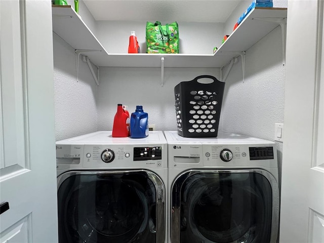 1304 W Walnut St, Tecumseh, OK 74873 - washroom featuring washing machine and dryer