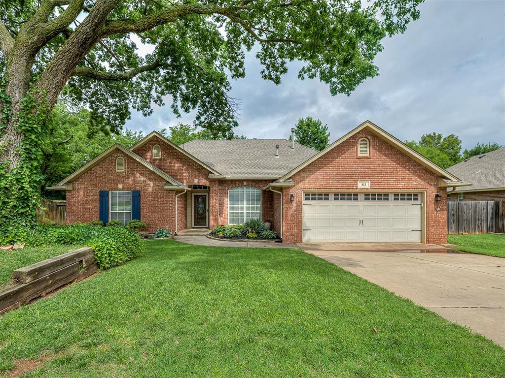 813 Colony Dr, Edmond, OK 73003 - photo 1