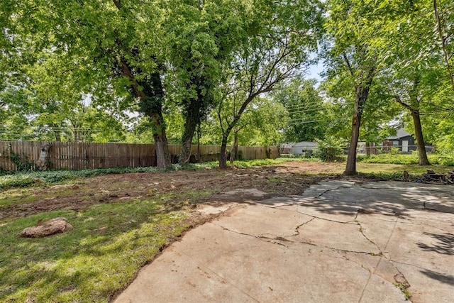 938 NE 21st St, Oklahoma City, OK 73105 - view of yard with a patio area