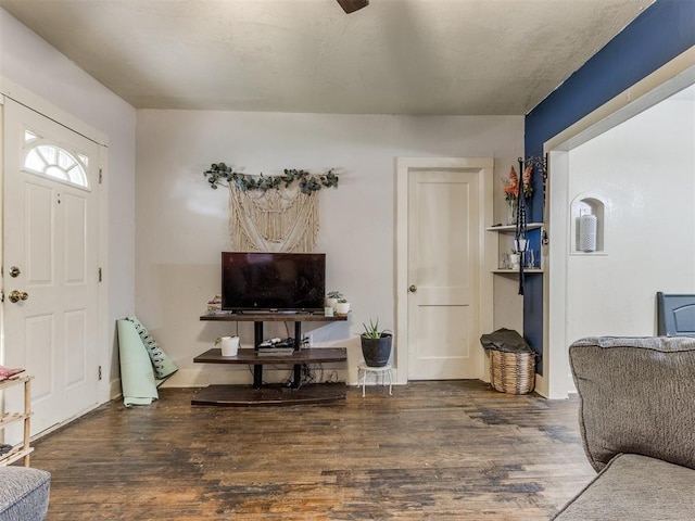2133 SW 46th St, Oklahoma City, OK 73119 - living area with wood finished floors