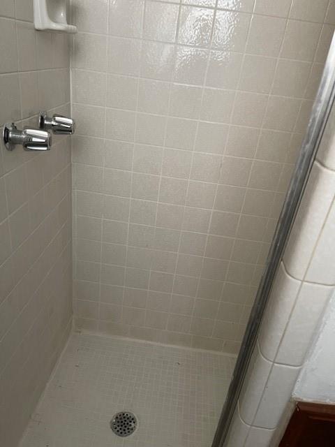 7716 S Charlotte Dr, Oklahoma City, OK 73159 - bathroom with a shower stall