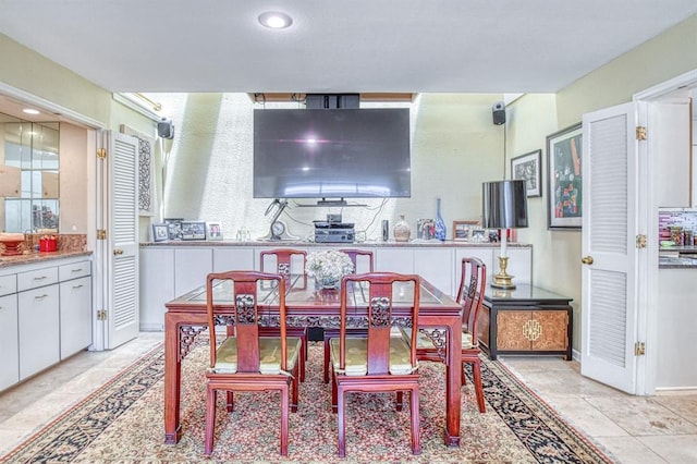 3605 Hampton Ct, Norman, OK 73072 - dining room featuring recessed lighting