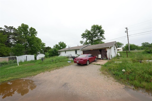 view of front of house featuring driveway