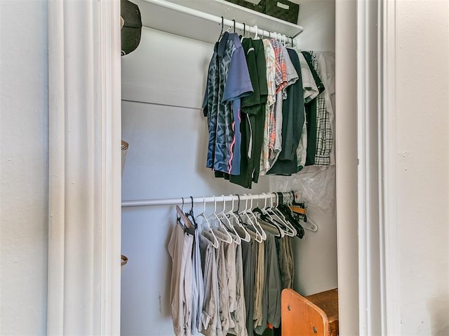 808 Robin Hill Rd, Edmond, OK 73003 - view of closet
