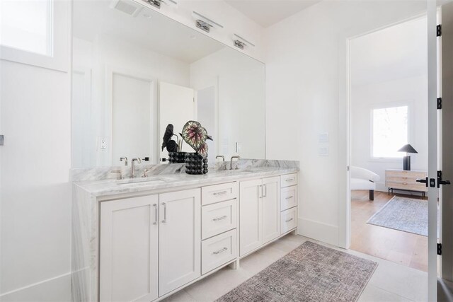 907 NW 44th St, Oklahoma City, OK 73118 - ensuite bathroom with double vanity