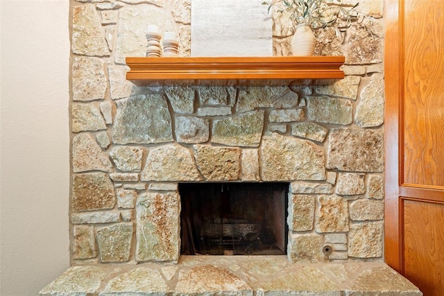 2016 Castle Rock, Edmond, OK 73003 - detailed view of a fireplace