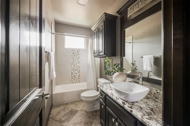 15101 Colonia Bella Dr, Edmond, OK 73013 - full bath featuring shower / tub combo, vanity, and toilet