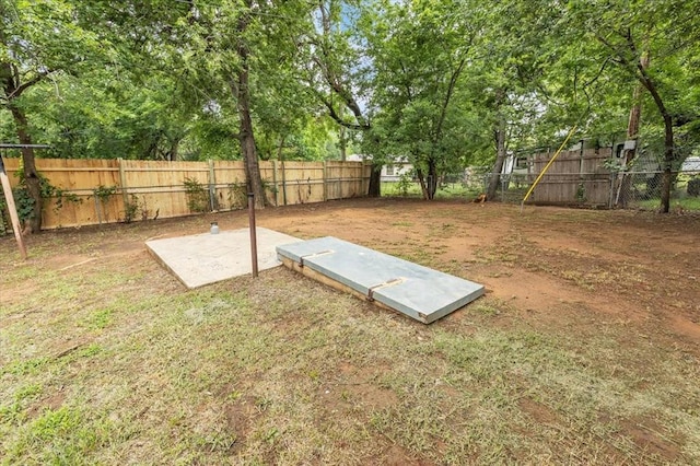 1013 Locust Ln, Midwest City, OK 73110 - view of yard