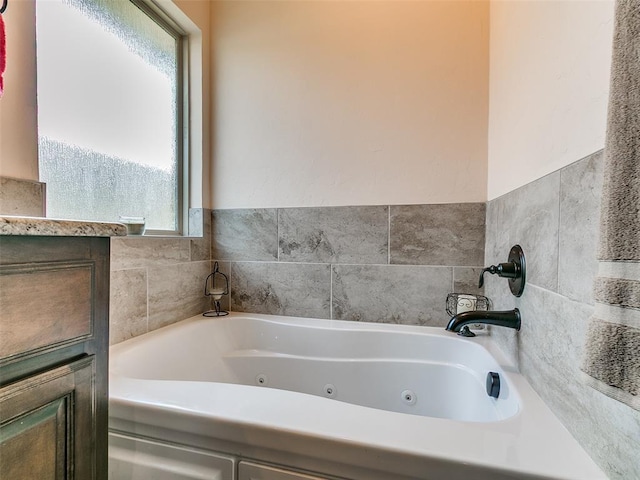 3424 Lakeside Dr, Moore, OK 73160 - bathroom featuring a tub with jets
