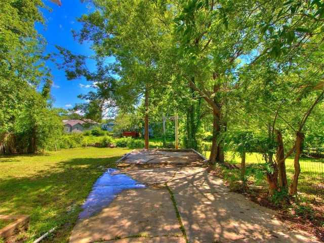 1017 N Broadway Ave, Shawnee, OK 74801 - view of property's community with a yard