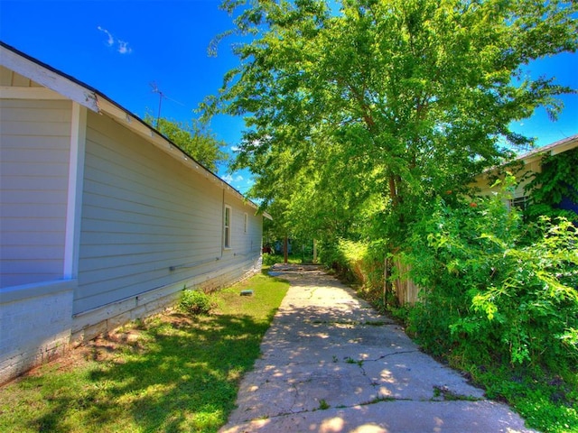 1017 N Broadway Ave, Shawnee, OK 74801 - view of yard
