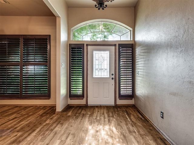 3501 Shell Ln, Yukon, OK 73099 - entrance foyer featuring wood finished floors and baseboards