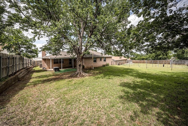 7506 NW Welco Ave, Lawton, OK 73505 - view of yard