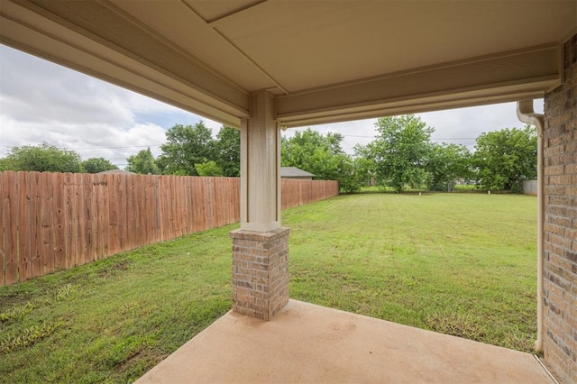 6100 SE 7th St, Midwest City, OK 73110 - view of yard with a patio