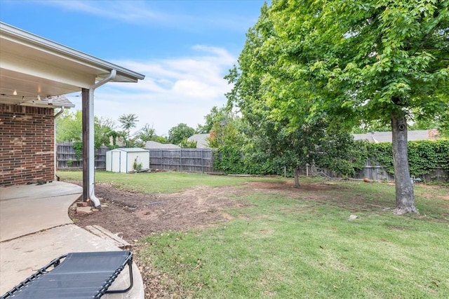 1401 Cedar Ridge Rd, Edmond, OK 73013 - view of yard with a patio