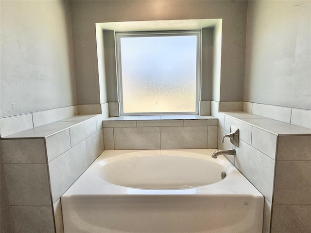 9632 Ashford Dr, Yukon, OK 73099 - full bath with a garden tub