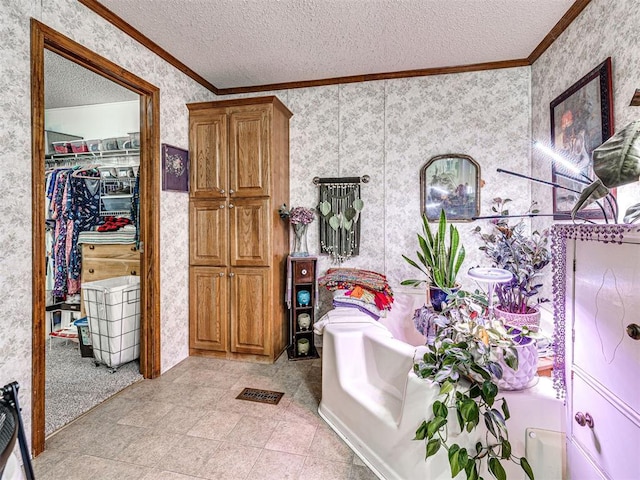 19519 N 2730th Rd, Kingfisher, OK 73750 - full bath with crown molding, wallpapered walls, a textured ceiling, and a bath