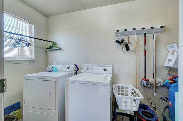 122 Cotton Tail Dr, Shawnee, OK 74804 - washroom featuring independent washer and dryer