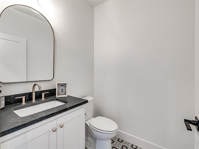 13133 Ashlyn Ln, Yukon, OK 73099 - half bathroom with vanity and toilet