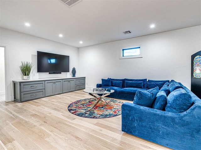 15825 Lacebark Ln, Edmond, OK 73013 - living area with light wood-style floors and recessed lighting