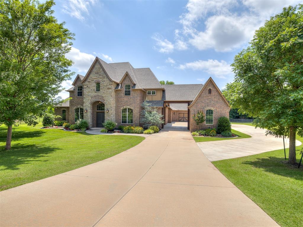 5516 Chateau Ln, Edmond, OK 73034 - photo 1